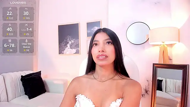 Snapshot of Tiffany_Low chatting on March 2026 02:33:02 PM Tiffany Low online show from March 2026 02:33:02 PM