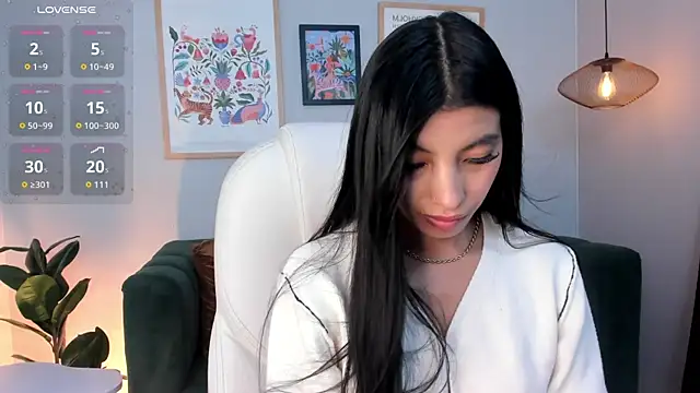 Snapshot of Tiffany_Low chatting on April 2026 03:53:01 PM Tiffany Low online show from April 2026 03:53:01 PM