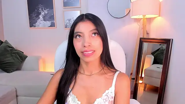 Snapshot of Tiffany_Low chatting on April 2026 01:34:01 PM Tiffany Low online show from April 2026 01:34:01 PM