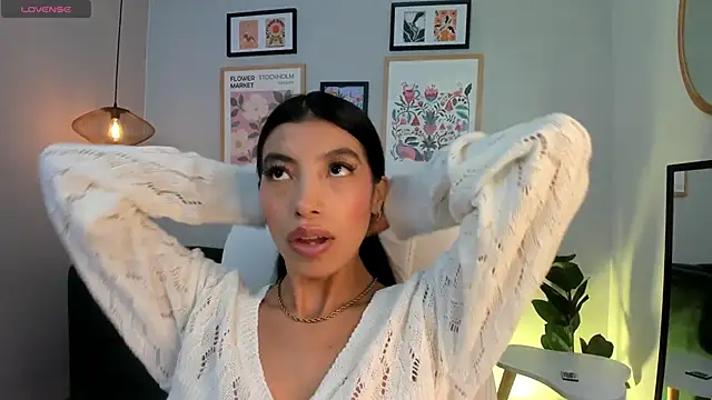 Snapshot of Tiffany_Low chatting on April 2026 03:22:02 PM Tiffany Low online show from April 2026 03:22:02 PM