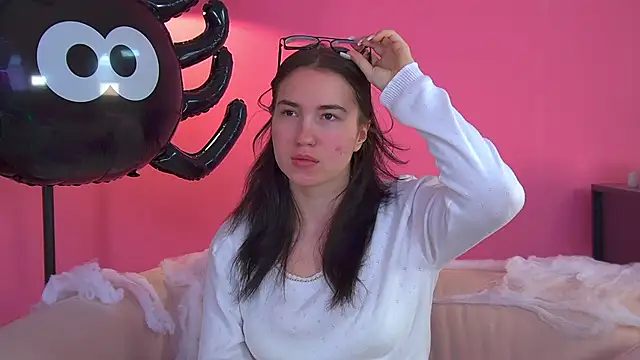 AnneAvery online show from November 2025 06:26:02 AM