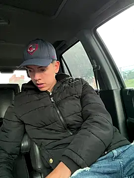 mattebret11 online show from November 2025 05:56:01 PM