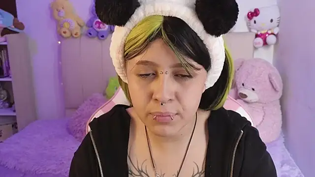 NekoWaifu online show from May 2026 02:44:01 PM