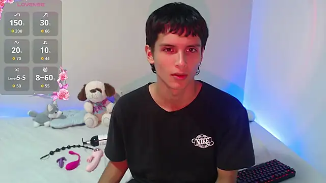 Snapshot of Brahian7u7 chatting on November 2025 02:21:02 AM Brahian7u7 online show from November 2025 02:21:02 AM