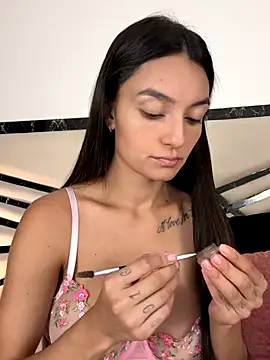 Snapshot of MiaKane99 chatting on December 2025 04:33:02 AM MiaKane99 online show from December 2025 04:33:02 AM