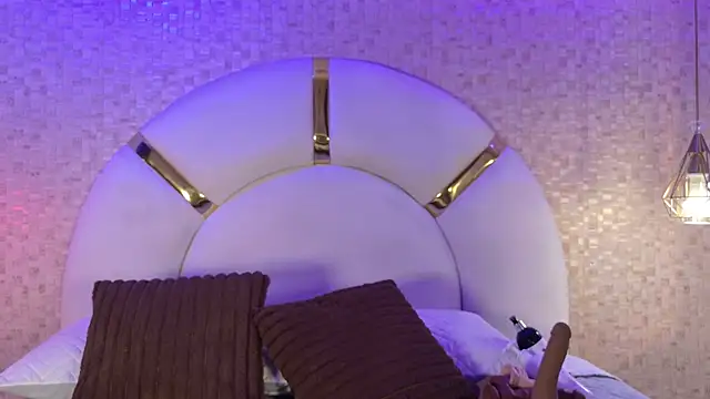 paulina cano online show from November 2025 07:35:02 PM