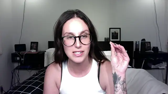 Snapshot of annmarieferrara chatting on January 2026 03:43:02 AM annmarieferrara online show from January 2026 03:43:02 AM