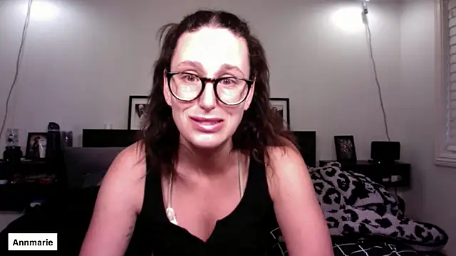 Snapshot of annmarieferrara chatting on March 2026 03:39:02 PM annmarieferrara online show from March 2026 03:39:02 PM