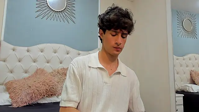 Xam Collen online show from November 2025 03:34:01 PM