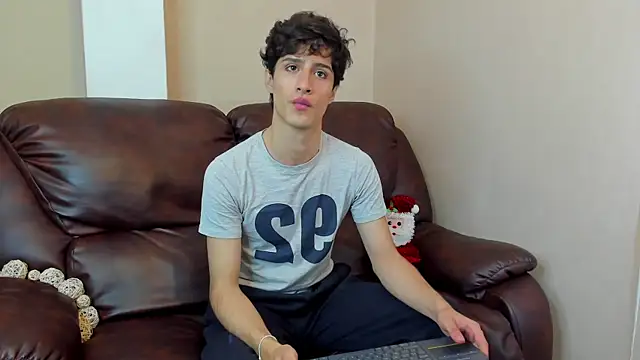 Xam Collen online show from December 2025 03:51:02 PM