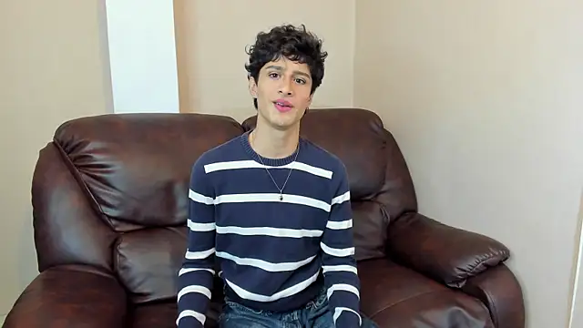 Xam Collen online show from December 2025 05:10:02 PM