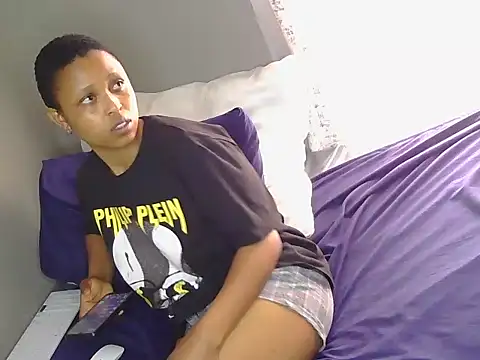 Snapshot of Serafynn chatting on September 2025 09:54:02 AM Serafynn online show from September 2025 09:54:02 AM