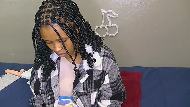 Snapshot of Serafynn chatting on November 2025 12:16:02 AM Serafynn online show from November 2025 12:16:02 AM