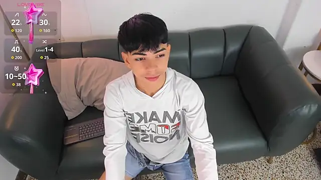 Snapshot of Peter_chase chatting on November 2025 06:23:02 PM Peter chase online show from November 2025 06:23:02 PM