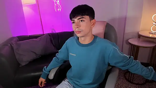 Snapshot of Peter_chase chatting on November 2025 05:59:01 PM Peter chase online show from November 2025 05:59:01 PM