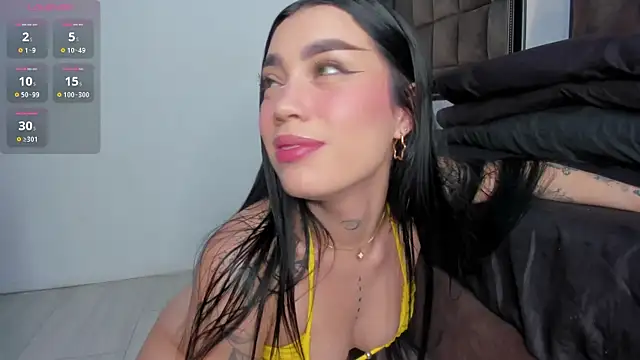 Snapshot of Scarlet__Jones_ chatting on April 2026 05:36:01 AM Scarlet Jones online show from April 2026 05:36:01 AM