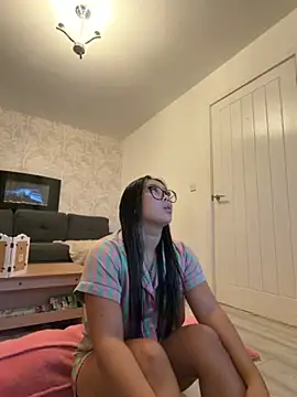 MissCherryyxox online show from November 2025 04:49:01 PM