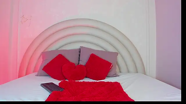 MaiaWest online show from September 2025 05:36:02 PM