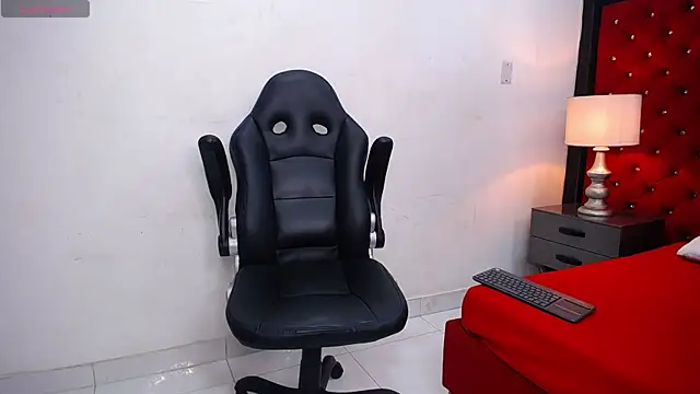 SkylerBigxxx online show from September 2025 04:16:02 AM