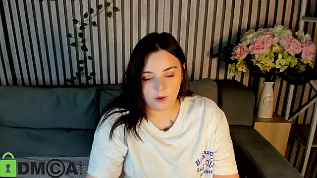 Snapshot of Mia_R0ss chatting on November 2025 01:05:01 AM Mia R0ss online show from November 2025 01:05:01 AM