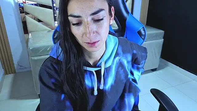 Maily a  online show from April 2026 03:11:01 AM