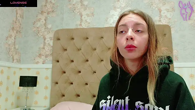 Snapshot of CoraVex chatting on October 2025 04:09:02 AM CoraVex online show from October 2025 04:09:02 AM