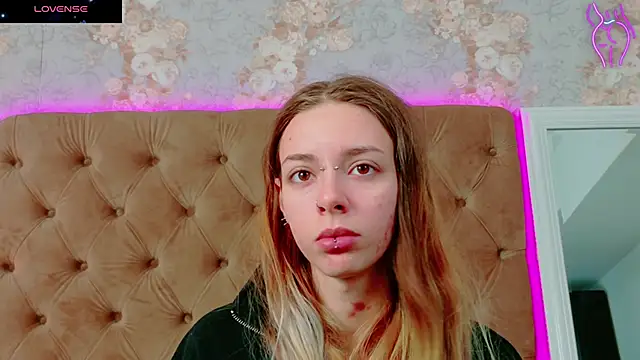 Snapshot of CoraVex chatting on October 2025 04:10:02 AM CoraVex online show from October 2025 04:10:02 AM