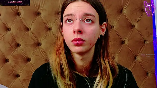 Snapshot of CoraVex chatting on December 2025 05:13:01 AM CoraVex online show from December 2025 05:13:01 AM