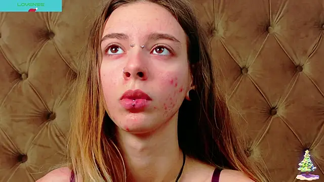 Snapshot of CoraVex chatting on December 2025 05:02:02 AM CoraVex online show from December 2025 05:02:02 AM