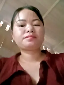 emly-xinh18 online show from October 2025 12:49:02 AM