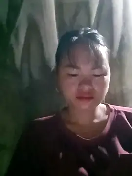 emly-xinh18 online show from October 2025 05:20:02 PM