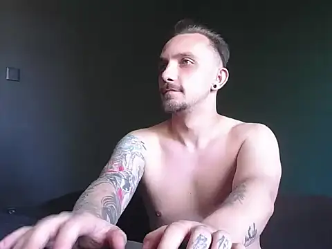 Snapshot of guesswhatbitch chatting on September 2025 11:46:02 AM guesswhatbitch online show from September 2025 11:46:02 AM