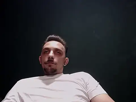 Snapshot of guesswhatbitch chatting on September 2025 07:41:02 PM guesswhatbitch online show from September 2025 07:41:02 PM