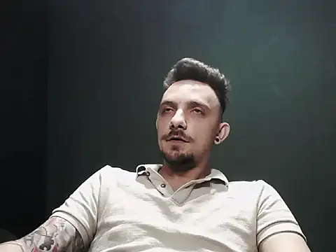 Snapshot of guesswhatbitch chatting on October 2025 07:34:01 PM guesswhatbitch online show from October 2025 07:34:01 PM