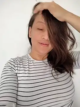 Snapshot of valery506 chatting on February 2026 04:35:01 PM valery506 online show from February 2026 04:35:01 PM