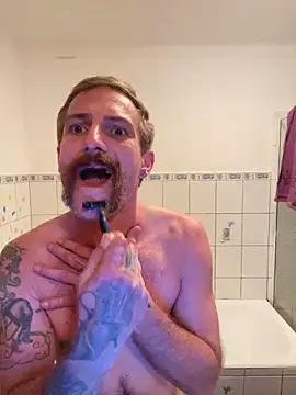 Rrzztt online show from November 2025 05:23:01 PM