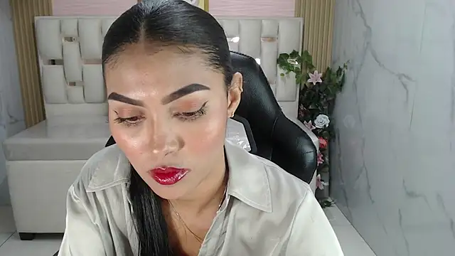 lissandra s online show from November 2025 08:08:01 PM