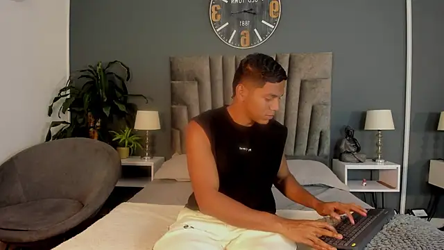 Zac Haynes online show from October 2025 03:18:01 AM