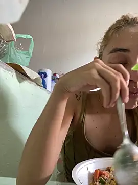 loirinhaaa online show from March 2026 05:19:02 PM