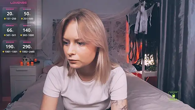 LunaLuxxy online show from October 2025 03:46:02 PM