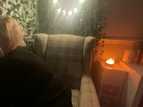 Snapshot of BonnyDesire chatting on November 2025 08:07:02 PM BonnyDesire online show from November 2025 08:07:02 PM