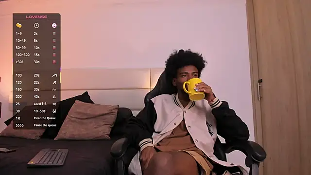 AllexJacob online show from November 2025 12:59:02 PM