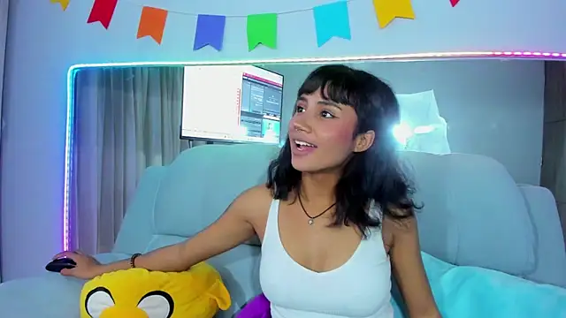 Snapshot of Lola_Purple chatting on October 2025 03:39:02 AM Lola Purple online show from October 2025 03:39:02 AM