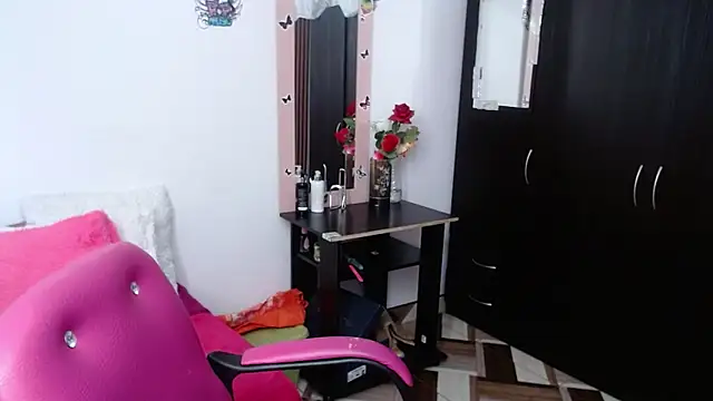 camilavargas  online show from October 2025 09:44:02 PM