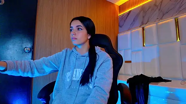 sophiadoll tf online show from October 2025 08:43:02 PM