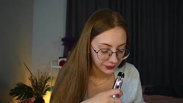 Snapshot of blissence chatting on February 2026 03:21:02 PM blissence online show from February 2026 03:21:02 PM