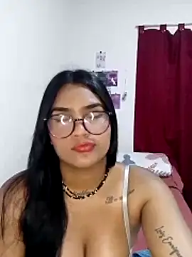 Renata Zoe online show from October 2025 06:32:01 PM