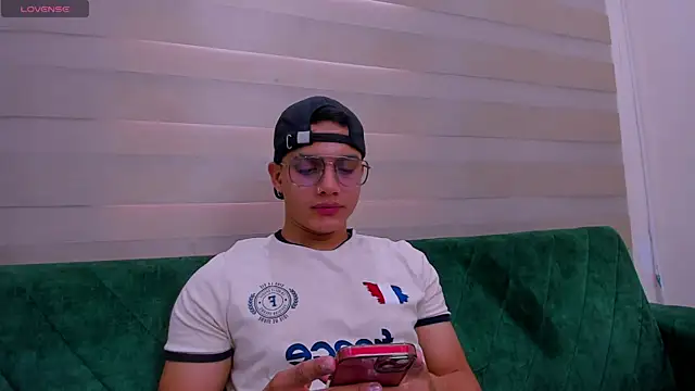 Snapshot of axel_vega chatting on September 2025 01:15:02 PM axel vega online show from September 2025 01:15:02 PM