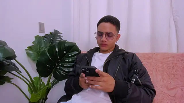 Snapshot of axel_vega chatting on September 2025 07:19:02 PM axel vega online show from September 2025 07:19:02 PM