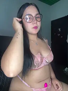Snapshot of sacha_torres02 chatting on June 2026 05:02:02 AM sacha torres02 online show from June 2026 05:02:02 AM